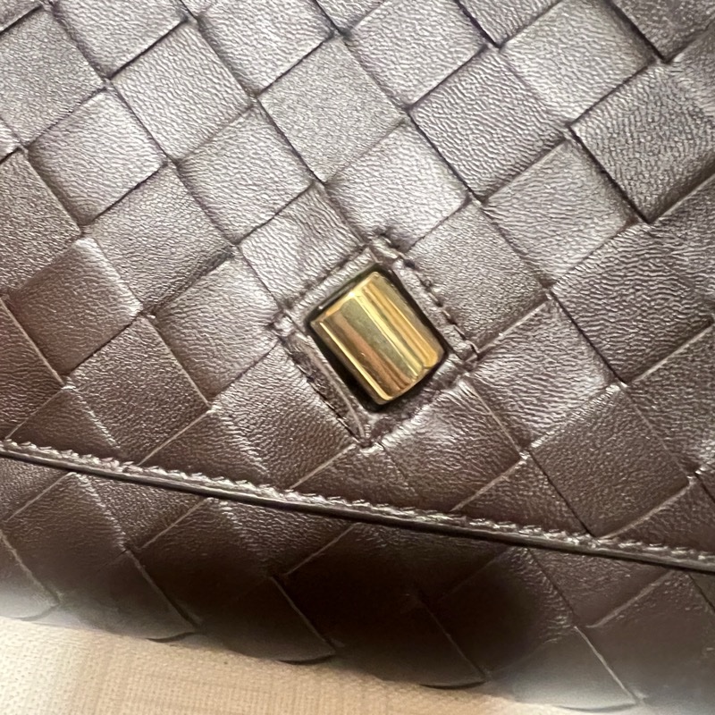 Bottega Veneta Andiamo Leather Clutch Bag-8