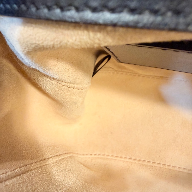 Gucci 黑金marmont 復古鞋背包-31