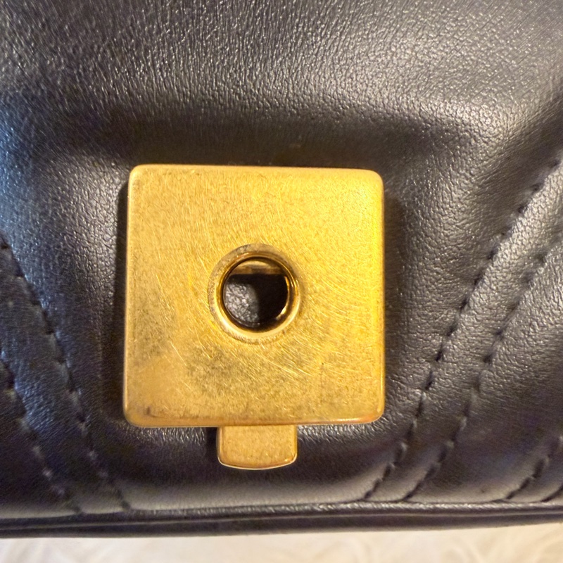 Gucci 黑金marmont 復古鞋背包-37