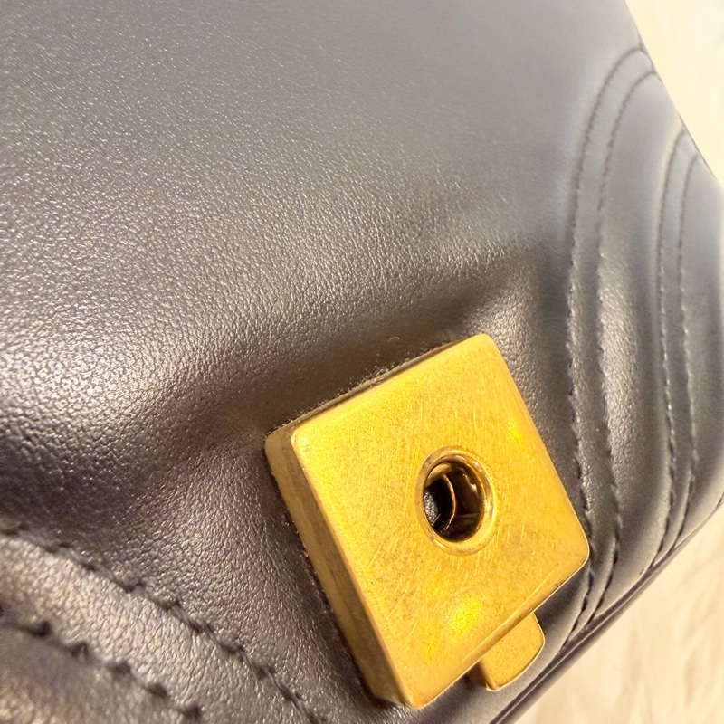 Gucci 黑金marmont 復古鞋背包-45