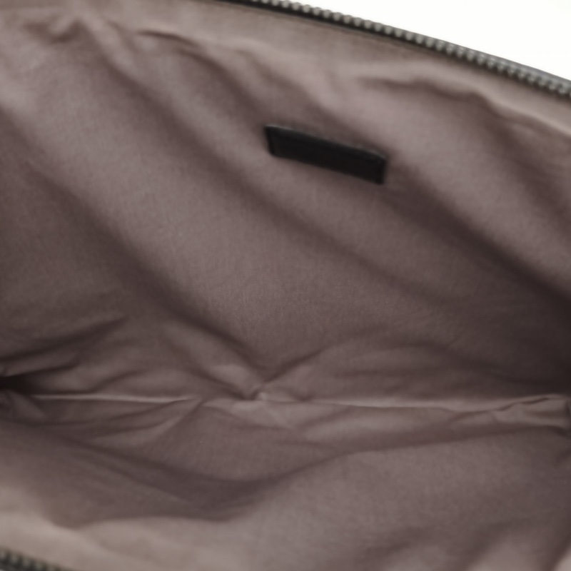 BOTTEGA VENETA 黑色羊皮手拿包-4