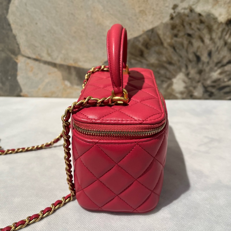 Chanel莓紅羊霧金鏈handle長方盒-1