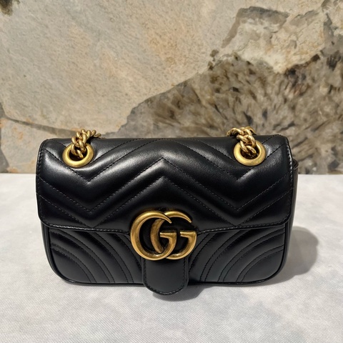 Gucci 黑金牛皮marmont 22cm掀蓋斜背包