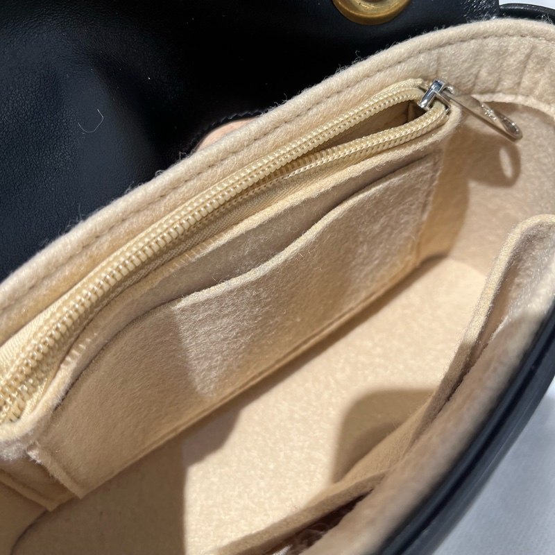 Gucci 黑金牛皮marmont 22cm掀蓋斜背包-7