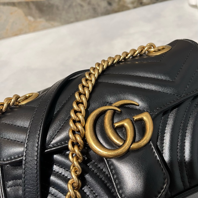 Gucci 黑金牛皮marmont 22cm掀蓋斜背包-9