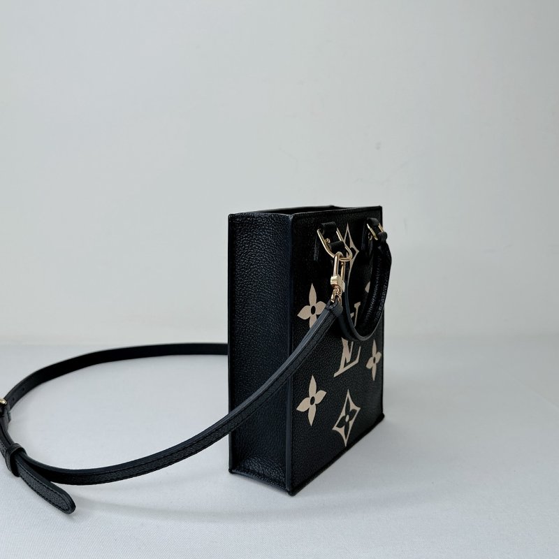 LV Petit Sac Plat黑米壓紋琴譜包-3