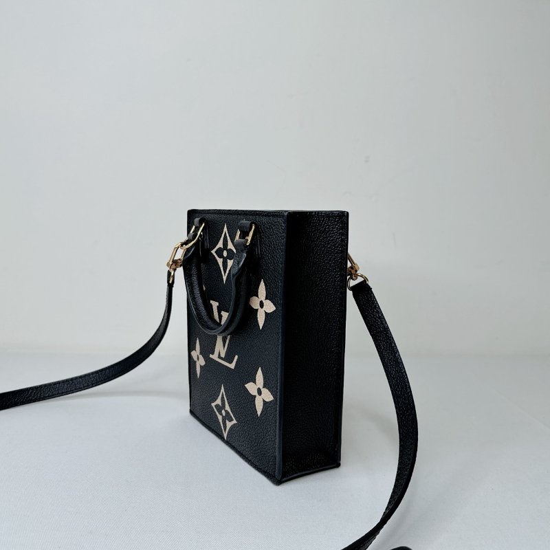 LV Petit Sac Plat黑米壓紋琴譜包-4
