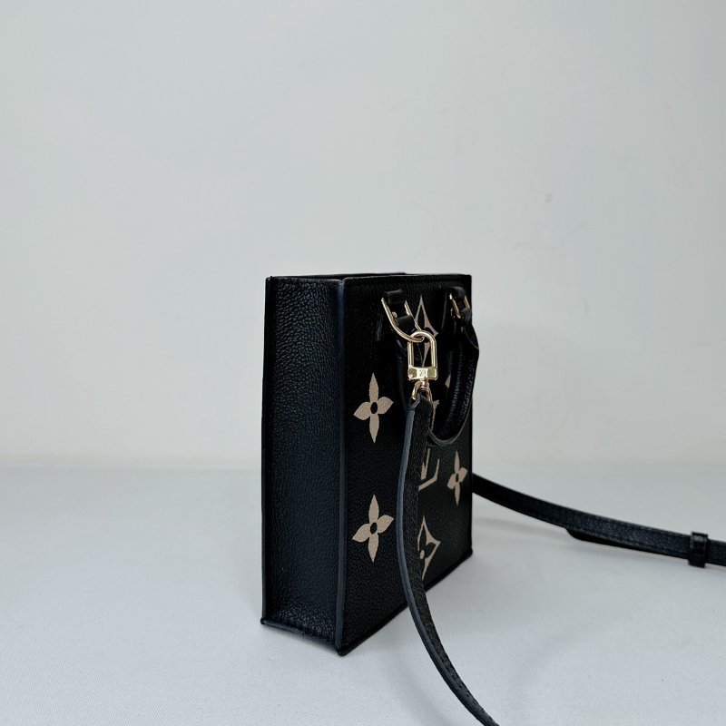 LV Petit Sac Plat黑米壓紋琴譜包-5
