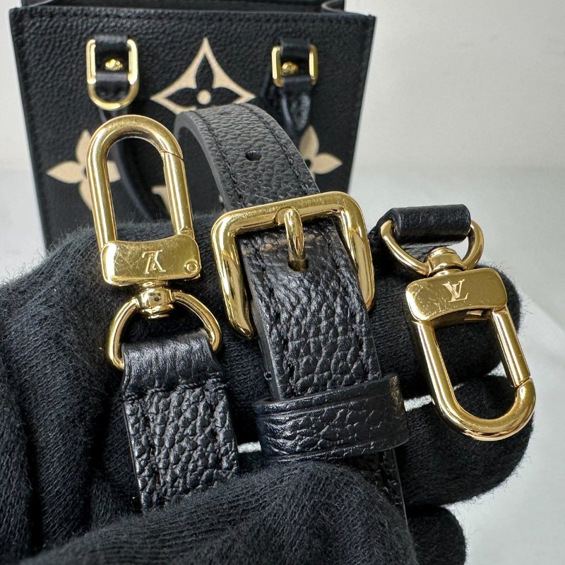 LV Petit Sac Plat黑米壓紋琴譜包-8