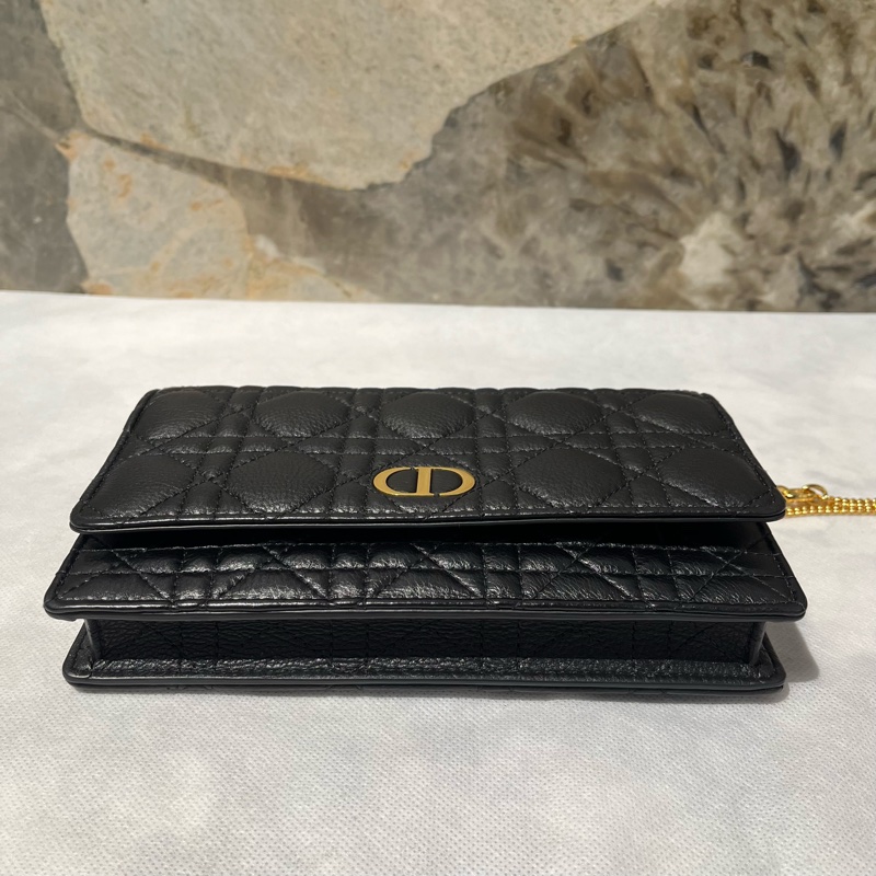 Dior黑金牛皮Caro WOC鏈條鞋背包-4