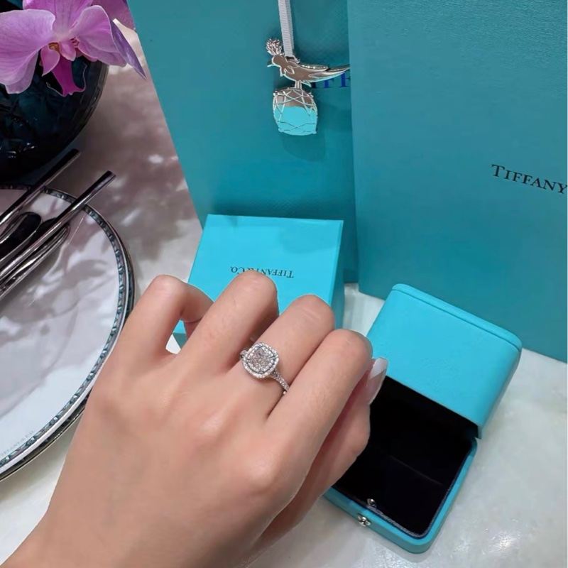 Tiffany蒂芙尼 Soleste系列 鉑金鑲鑽枕形鑽石戒指，美碼 4.5 碼，歐碼 48 號-8