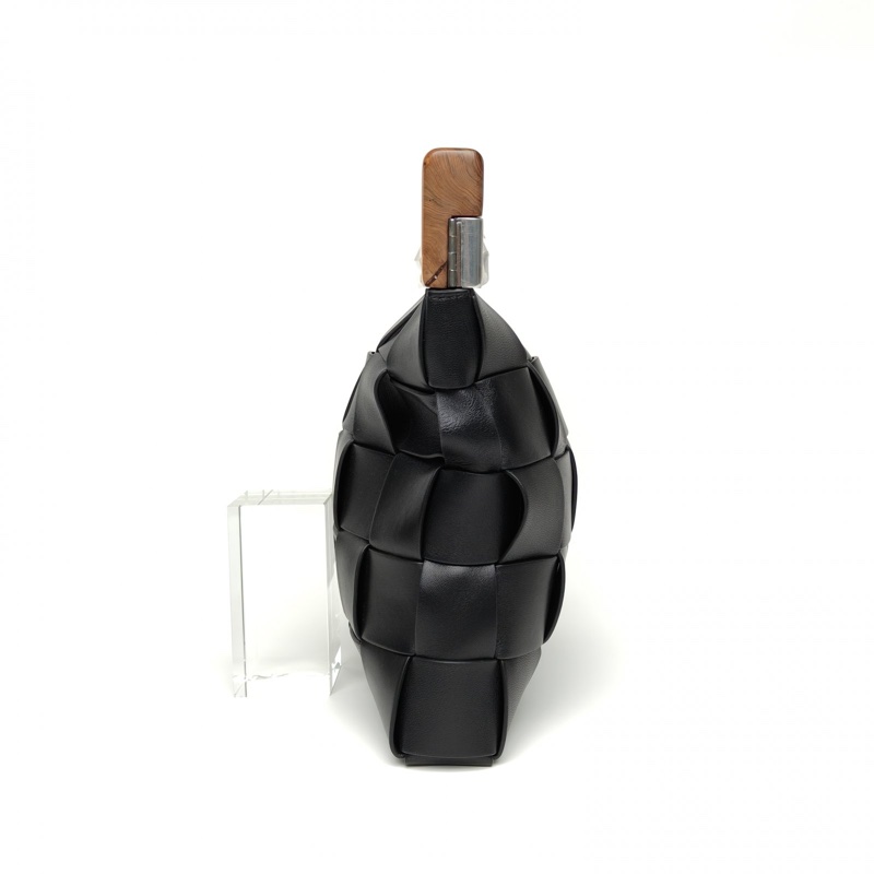 BOTTEGA VENETA 黑色羊皮Snap編織手拿包-1
