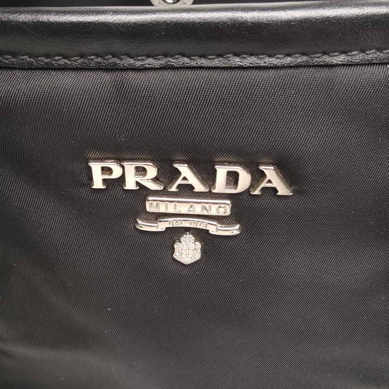 PRADA 黑色尼龍手提斜挎包-4