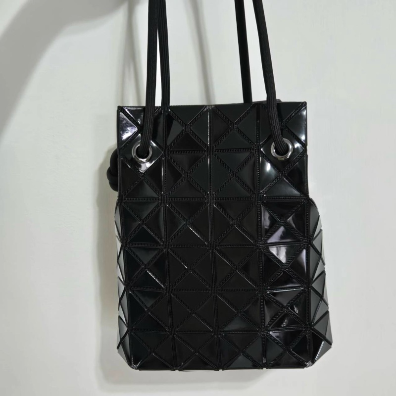 Issey Miyake 三宅一生 BaoBao 水桶包 亮黑色 全新品-0