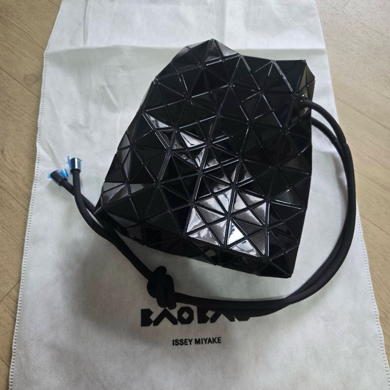 Issey Miyake 三宅一生 BaoBao 水桶包 亮黑色 全新品-4