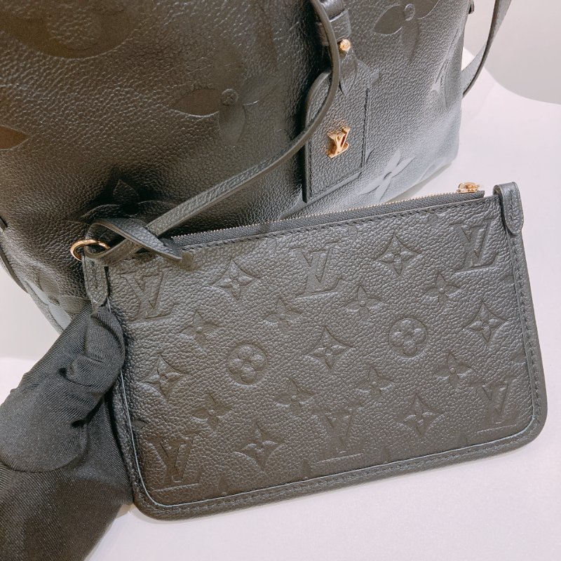 TW4867 Louis Vuitton 路易威登 晶片款 黑色全皮材質 M46288 Carryall PM Noir-17