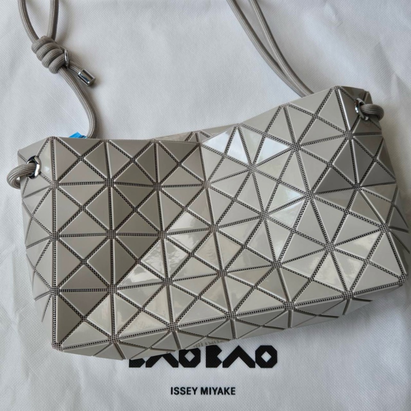 Issey Miyake 三宅一生 BaoBao 墨繩豆腐包 沙米色 全新品-2