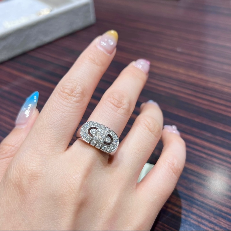 Bvlgari寶格麗 18 K 白金滿鑽 時來運轉戒指，53號-7