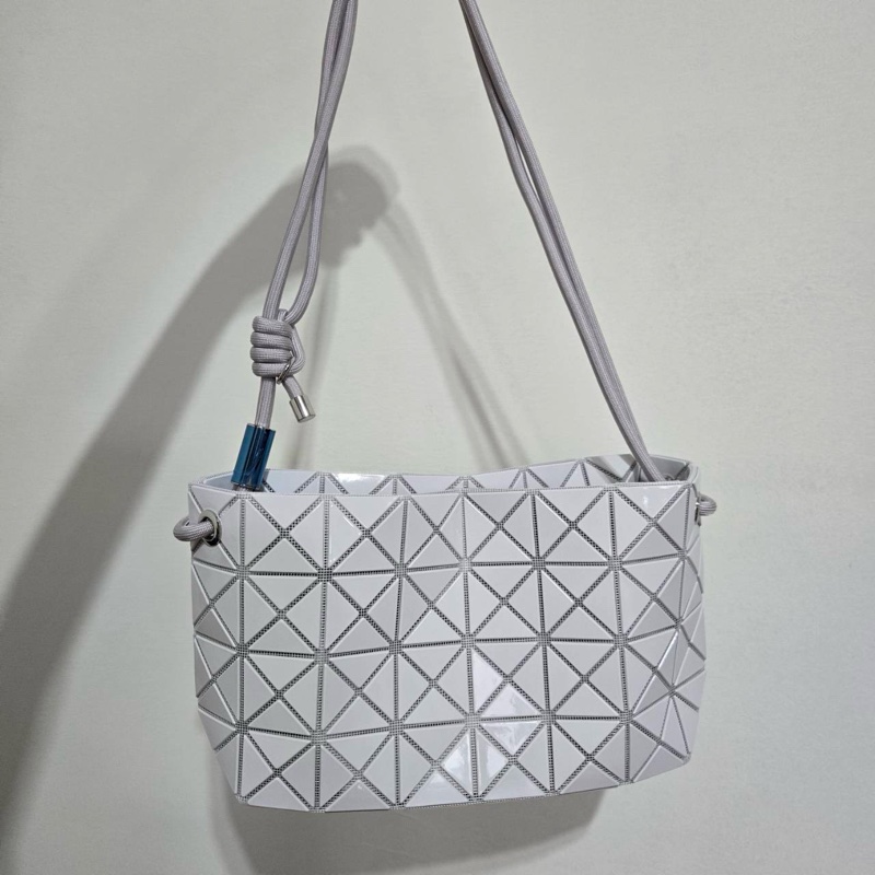 Issey Miyake 三宅一生 BaoBao 墨繩豆腐包 灰白色 全新品-0