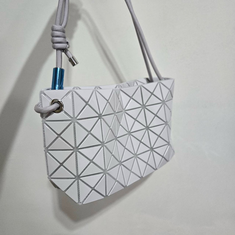 Issey Miyake 三宅一生 BaoBao 墨繩豆腐包 灰白色 全新品-1