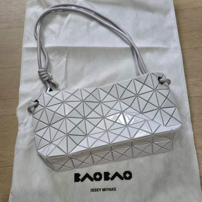 Issey Miyake 三宅一生 BaoBao 墨繩豆腐包 灰白色 全新品-2