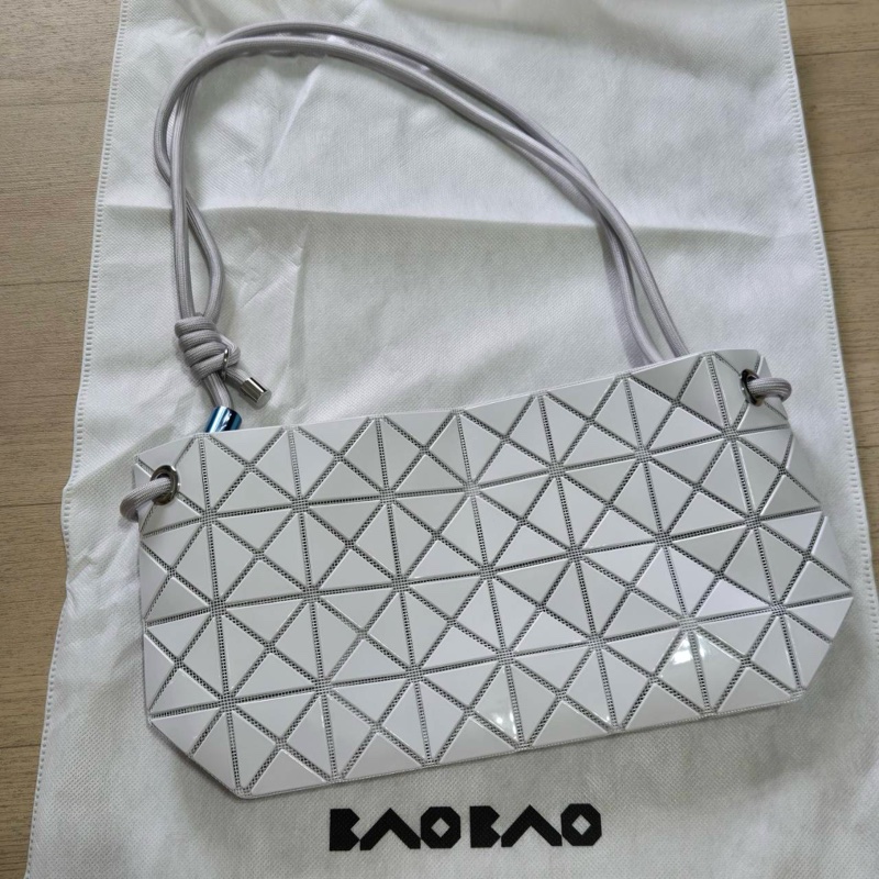 Issey Miyake 三宅一生 BaoBao 墨繩豆腐包 灰白色 全新品-3