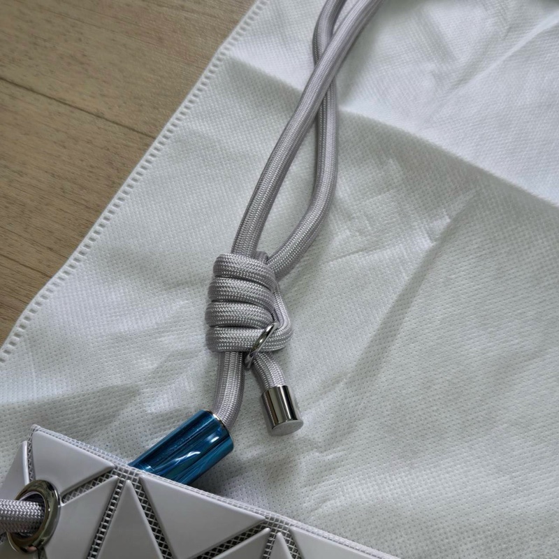 Issey Miyake 三宅一生 BaoBao 墨繩豆腐包 灰白色 全新品-4