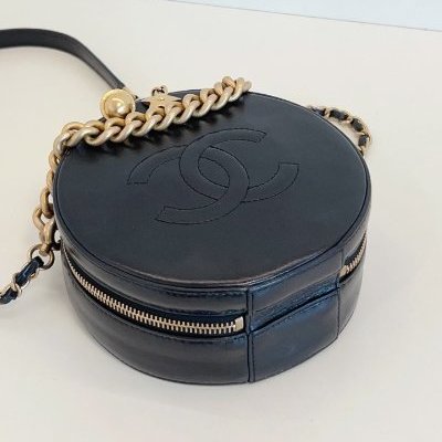 香奈兒/Chanel 黑金油蠟皮星月圓餅包-4