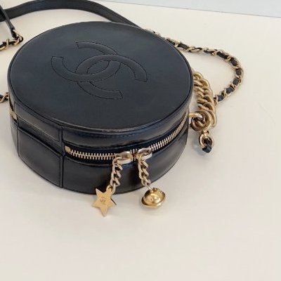 香奈兒/Chanel 黑金油蠟皮星月圓餅包-9