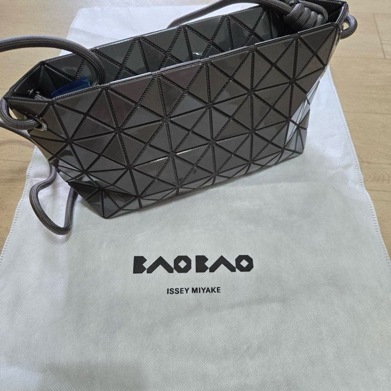 Issey Miyake 三宅一生 BaoBao 墨繩豆腐包 黑灰色 全新品-1