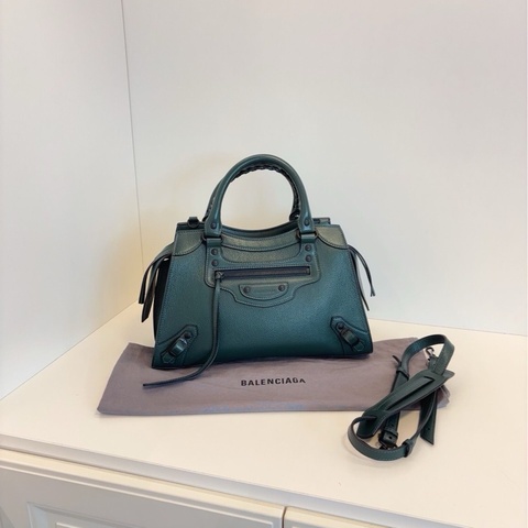 Balenciaga Neo Classic medium