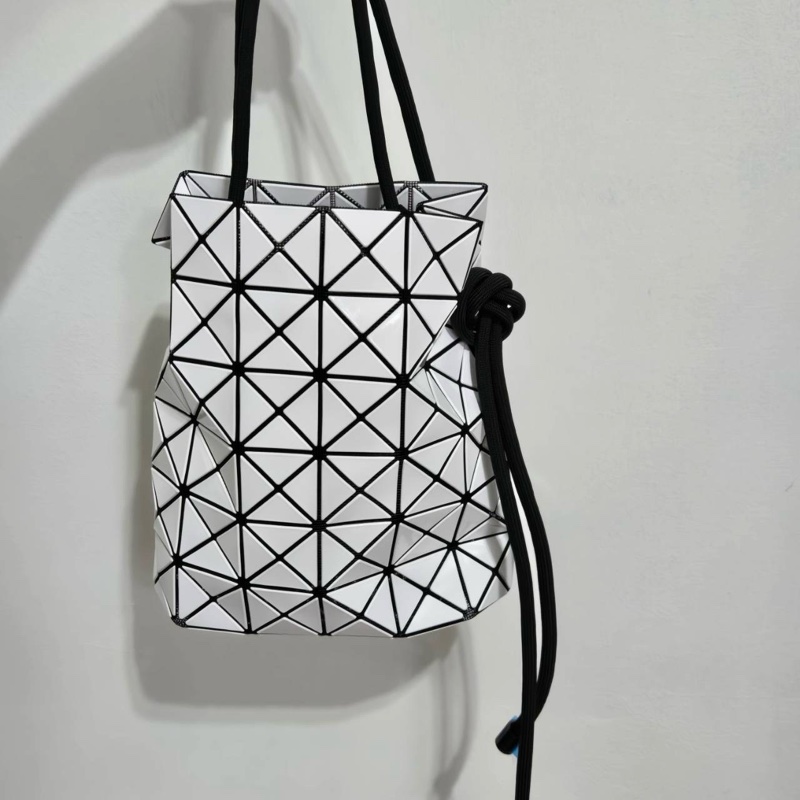 Issey Miyake 三宅一生 BaoBao 水桶包 亮白色 全新品-0