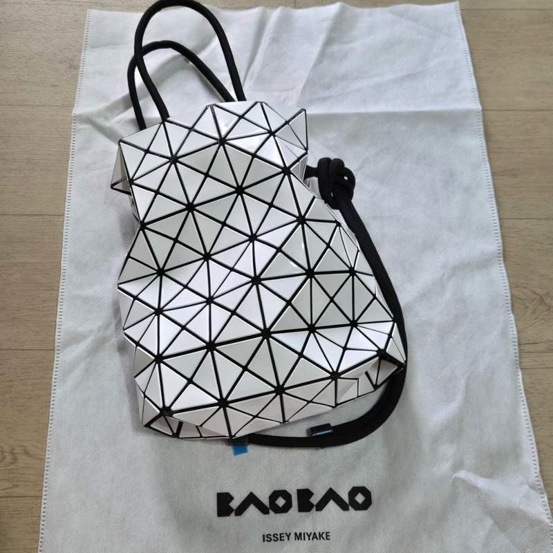 Issey Miyake 三宅一生 BaoBao 水桶包 亮白色 全新品-1