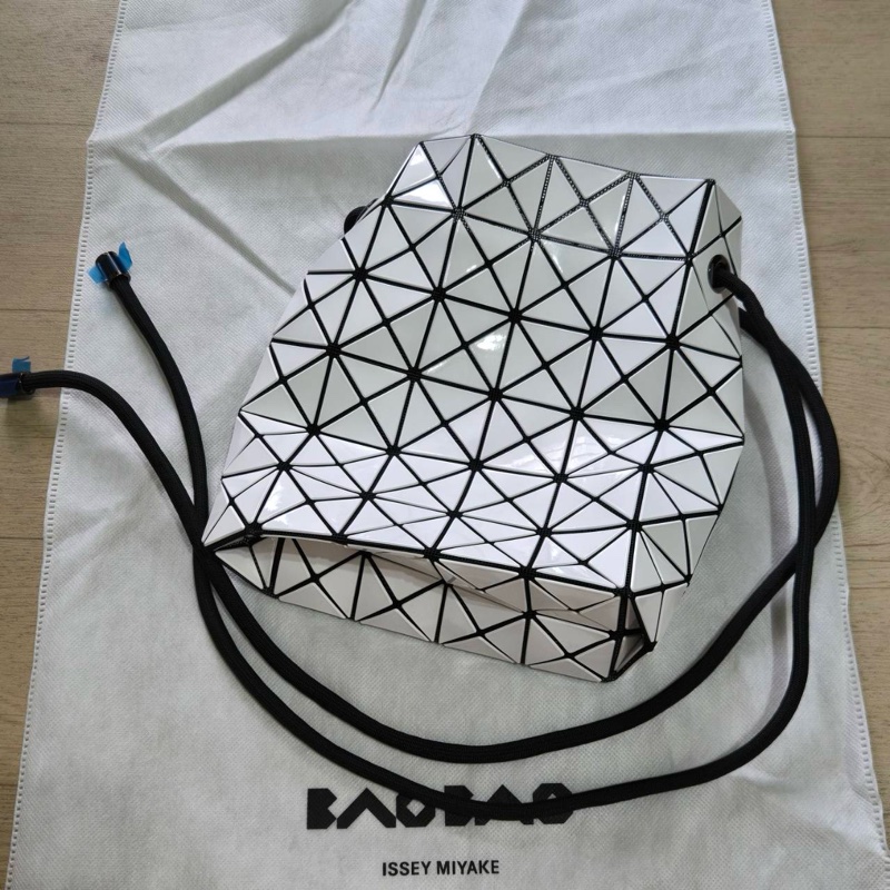 Issey Miyake 三宅一生 BaoBao 水桶包 亮白色 全新品-4