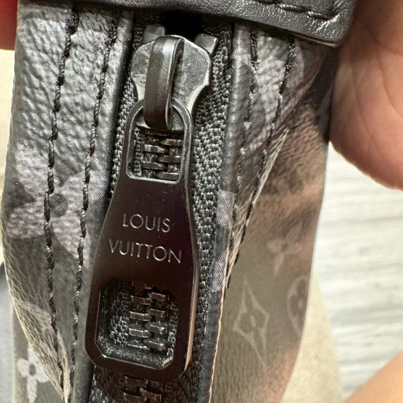 Louis Vuitton 黑老花半月包 晶片款-17