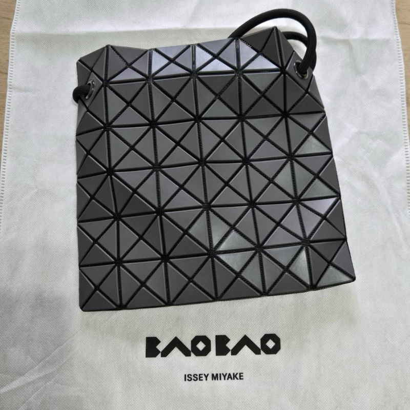 Issey Miyake 三宅一生 BaoBao 墨繩水桶包 霧灰色 全新品-1
