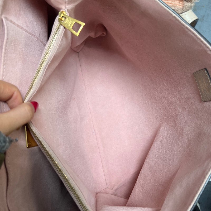 芯片款 路易威登/Louis Vuitton Lockme Shopper 淺杏/奶杏色托特包-9