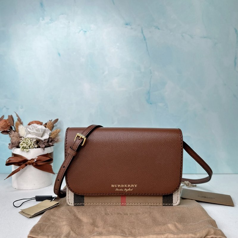 BURBERRY Hampshire牛皮拼格紋斜背包-0