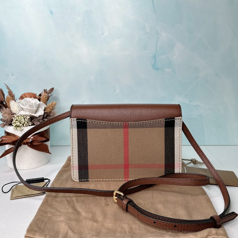 BURBERRY Hampshire牛皮拼格紋斜背包-1