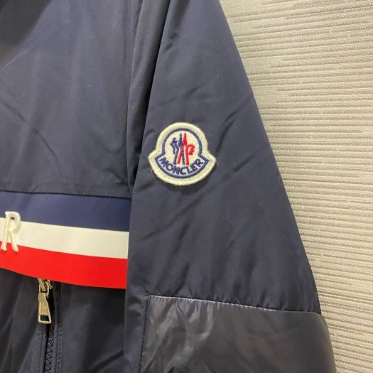 💎Han's house精品服飾💎moncler 防風 防水 尼龍 風衣 內 羽絨 連帽 外套 現貨 青年款-5