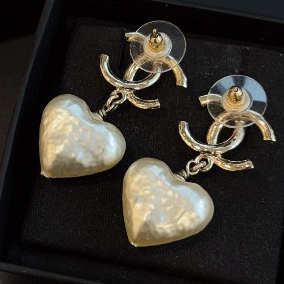 Chanel 香奈兒 22V 淡金巴洛克雙C 愛心珍珠耳環-4