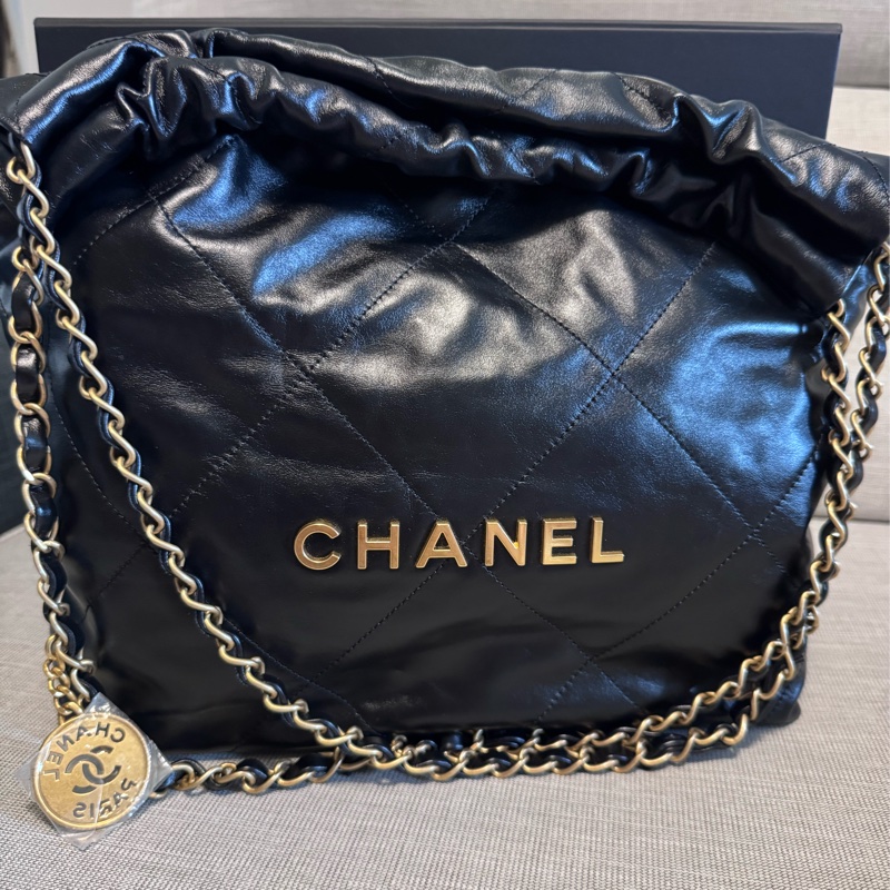 CHANEL 香奈兒 22 Bag, 小號hobo黑金垃圾袋-1