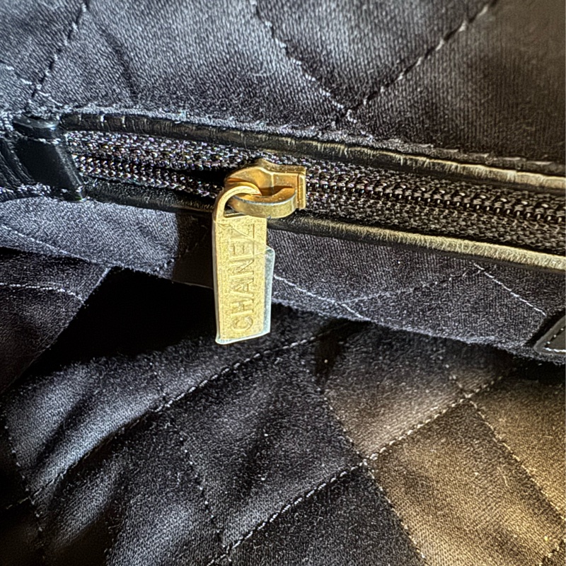 CHANEL 香奈兒 22 Bag, 小號hobo黑金垃圾袋-17