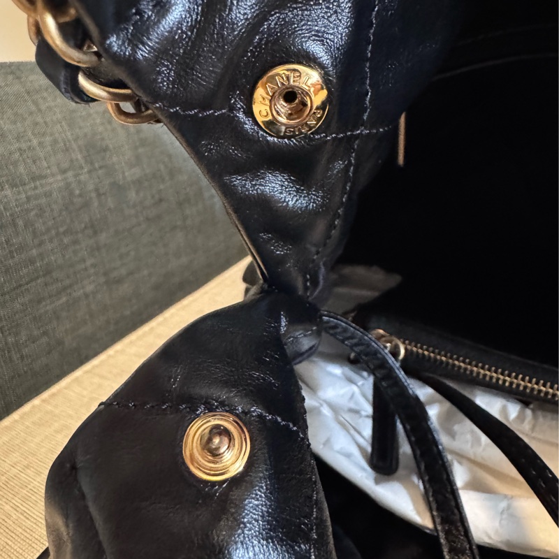 CHANEL 香奈兒 22 Bag, 小號hobo黑金垃圾袋-19