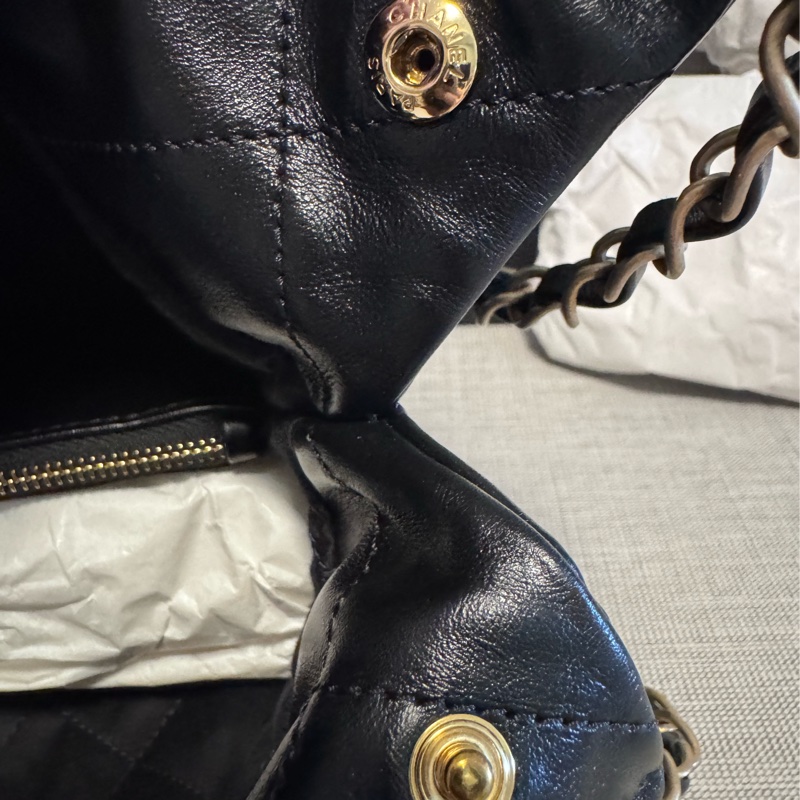 CHANEL 香奈兒 22 Bag, 小號hobo黑金垃圾袋-20
