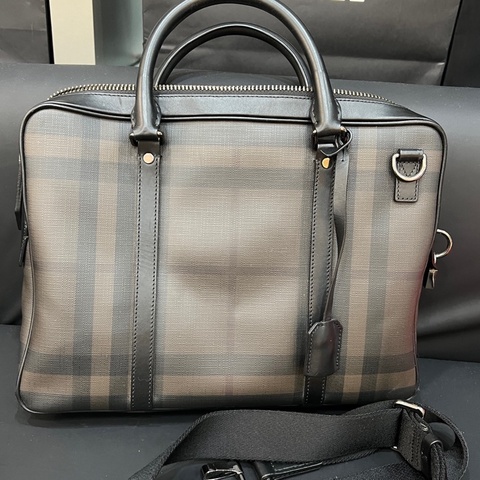burberry巴寶莉 手提公文包 有肩帶  (特惠價)