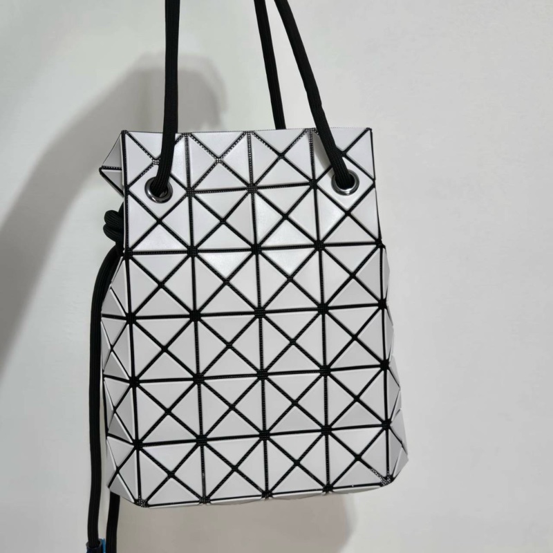 Issey Miyake 三宅一生 BaoBao 墨繩豆腐包 霧面白色 全新品-0