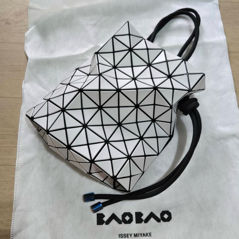 Issey Miyake 三宅一生 BaoBao 墨繩豆腐包 霧面白色 全新品-2