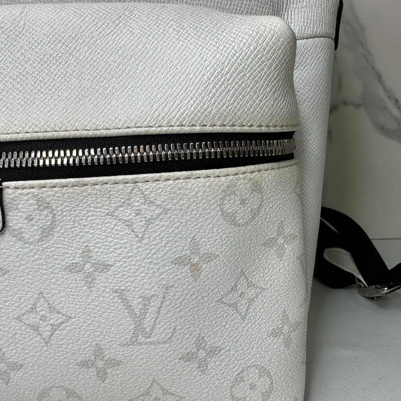 LV Discovery雙肩後背包-6
