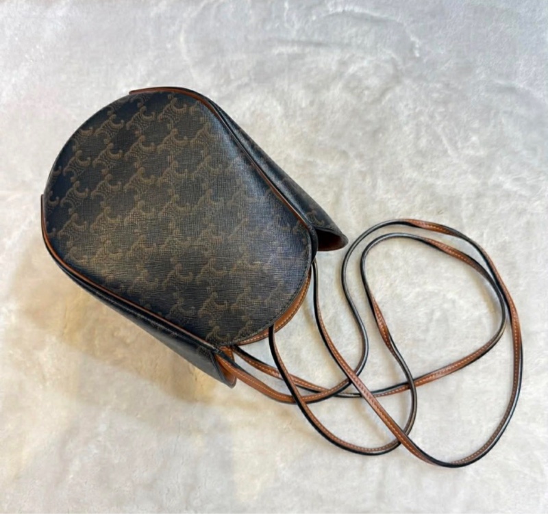 Celine Triomphe Canvas Marlou Bucket Bag（保留中-13